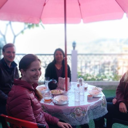 Dew Drops Guest House Darjeeling  Buitenkant foto