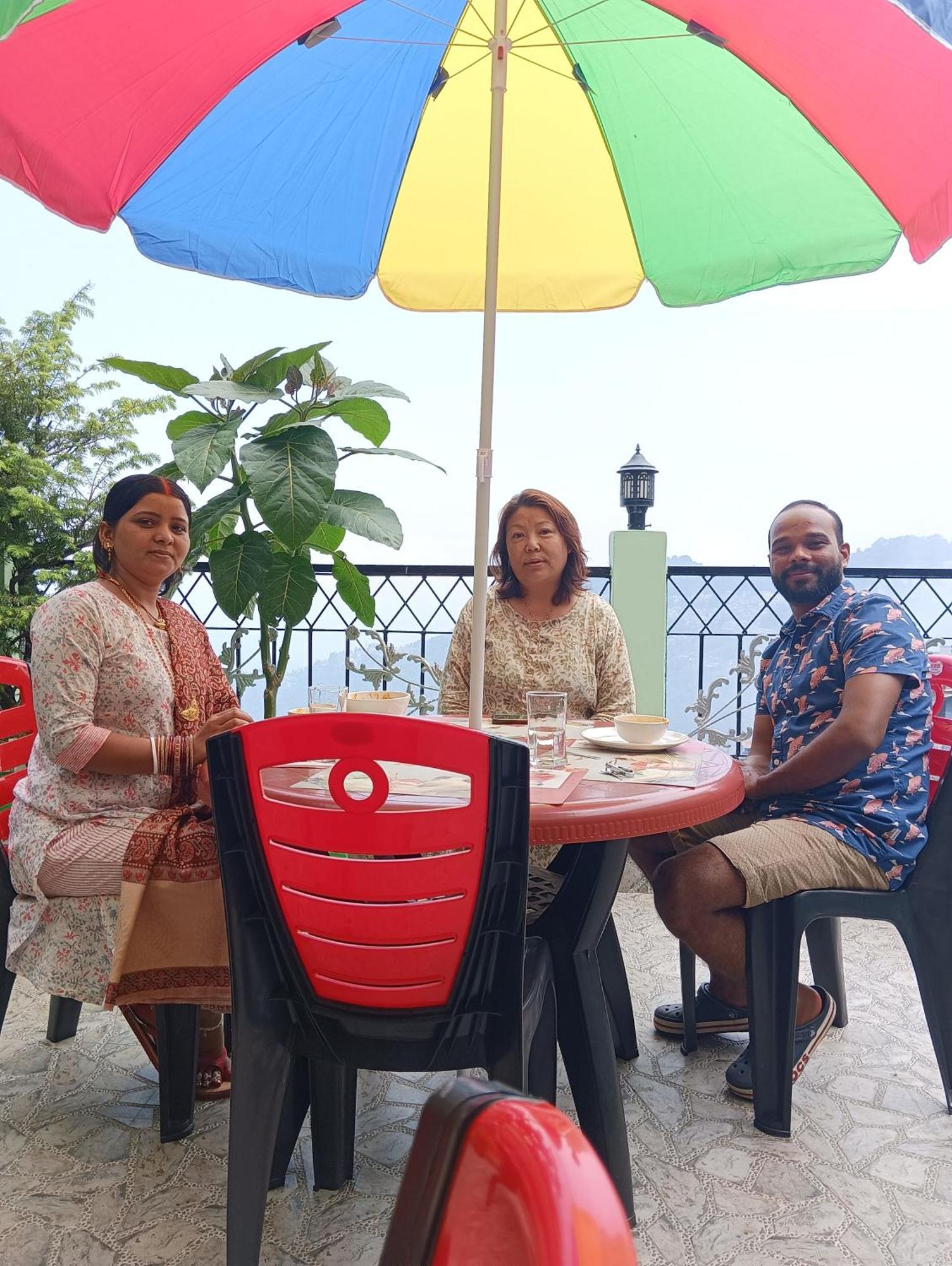 Dew Drops Guest House Darjeeling  Buitenkant foto