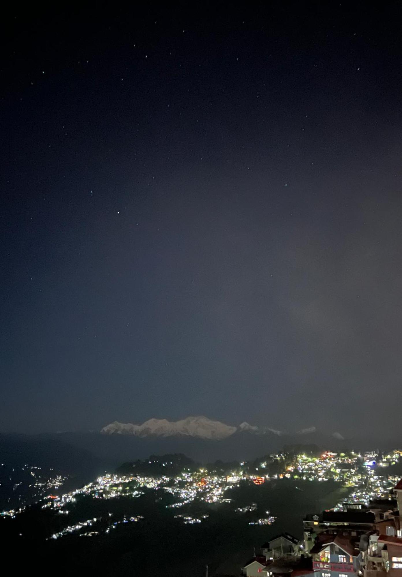 Dew Drops Guest House Darjeeling  Buitenkant foto