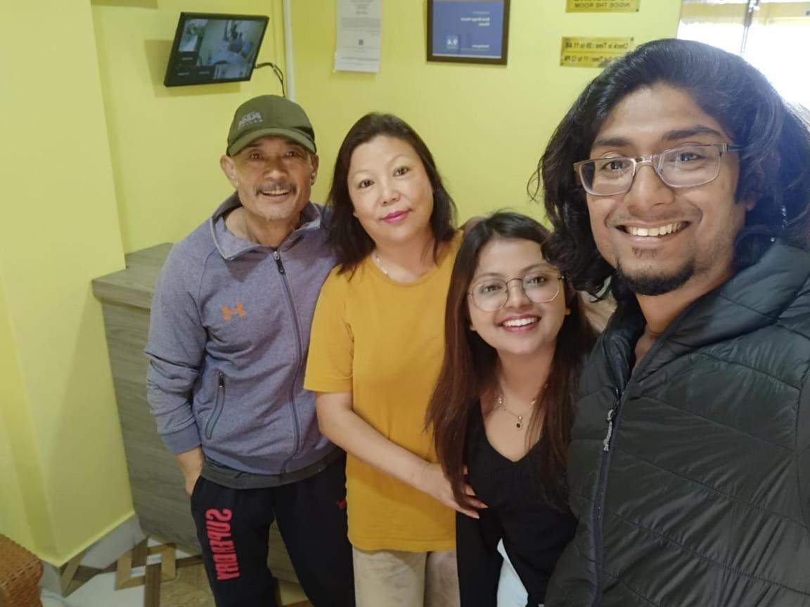 Dew Drops Guest House Darjeeling  Buitenkant foto