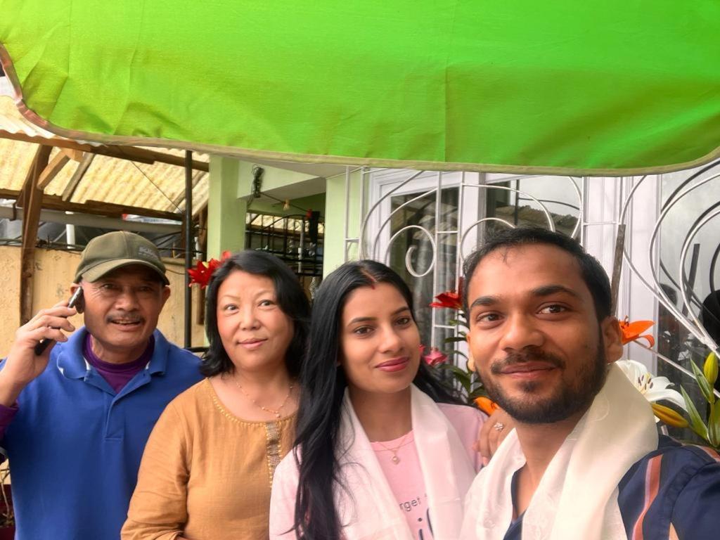 Dew Drops Guest House Darjeeling  Buitenkant foto