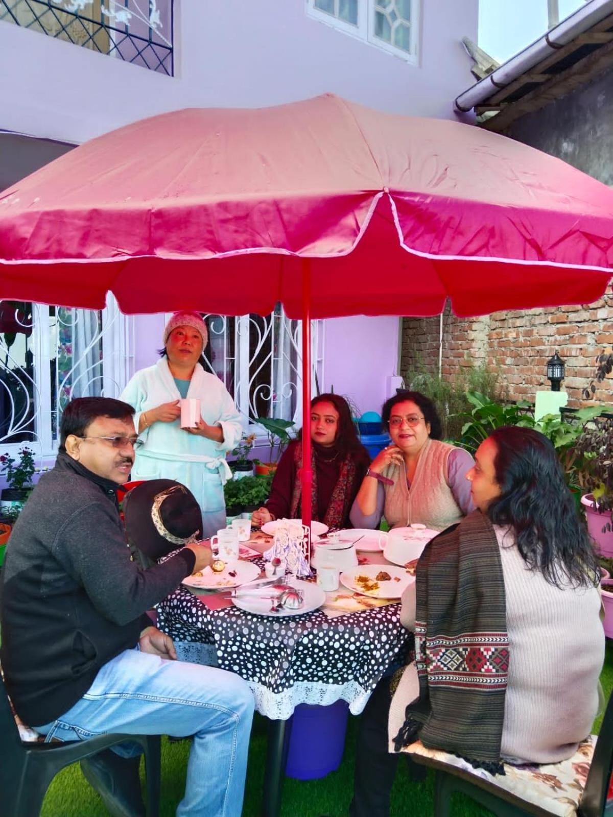 Dew Drops Guest House Darjeeling  Buitenkant foto