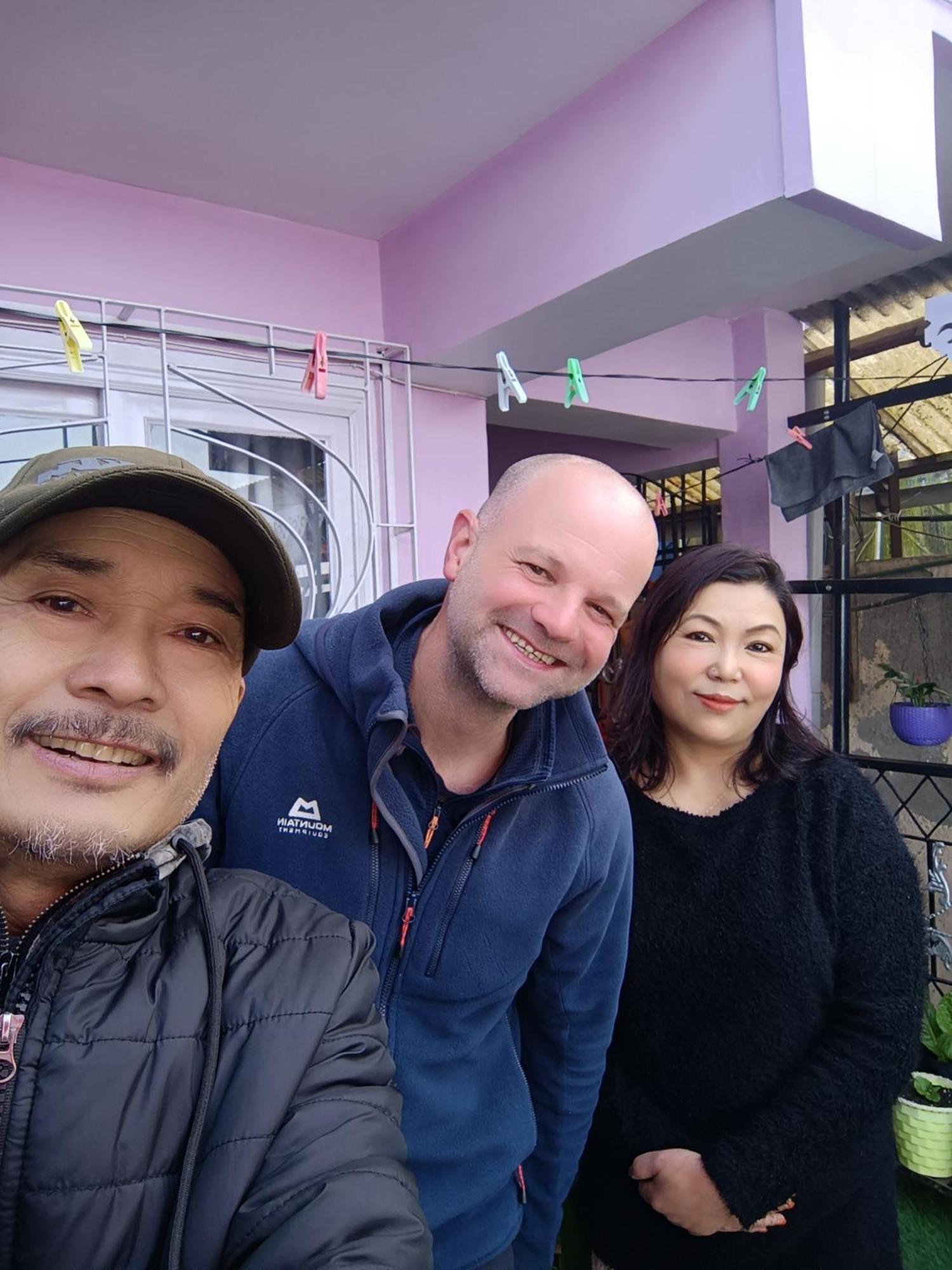Dew Drops Guest House Darjeeling  Buitenkant foto