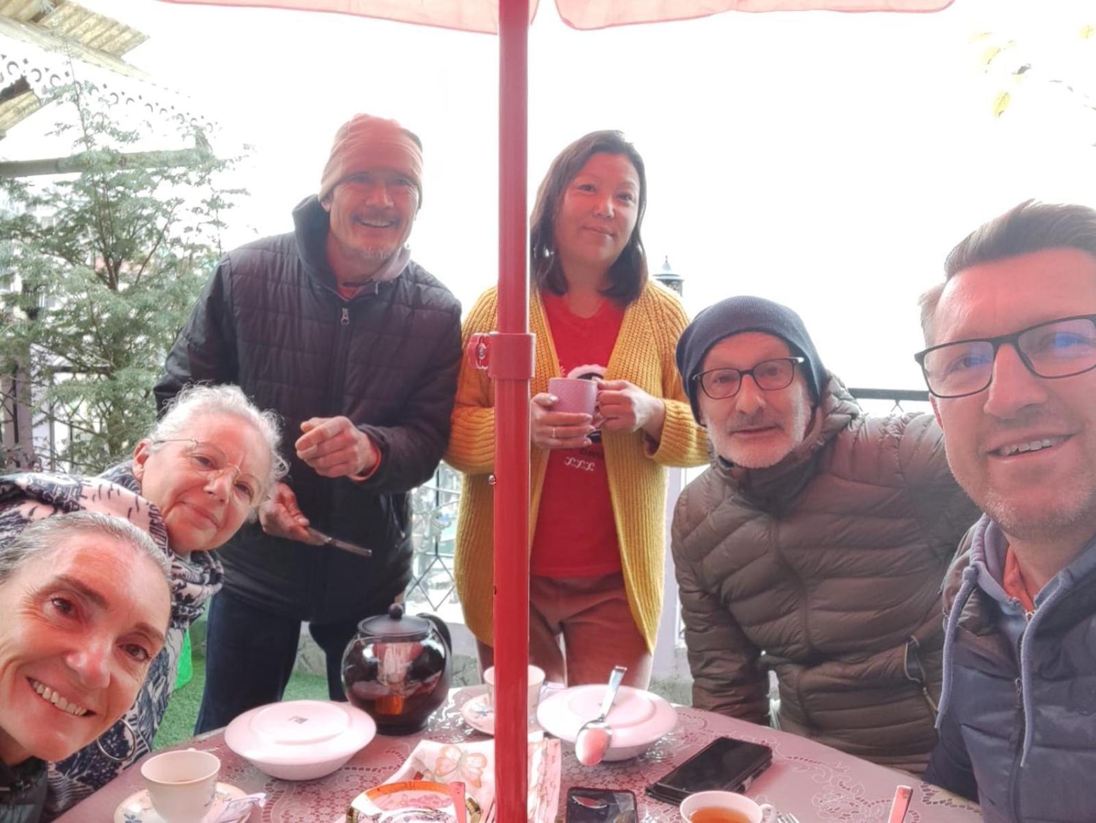 Dew Drops Guest House Darjeeling  Buitenkant foto